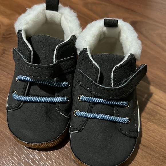 Carter's infant shoe 0-3 m - Picture 3 of 3